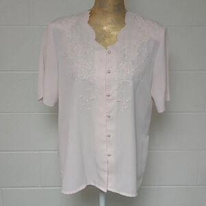 CHRISTIE & JILL FEMININE PINK, PEARLS, EMBROIDERY, SCALLOPED SHORT SLEEVE BLOUSE
